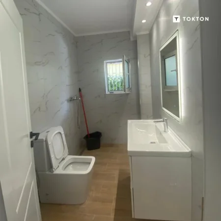 Tirane, shitet apartament 1+1+Ballkon Kati 1, 56 m² 80.000 € (Ali Demi)