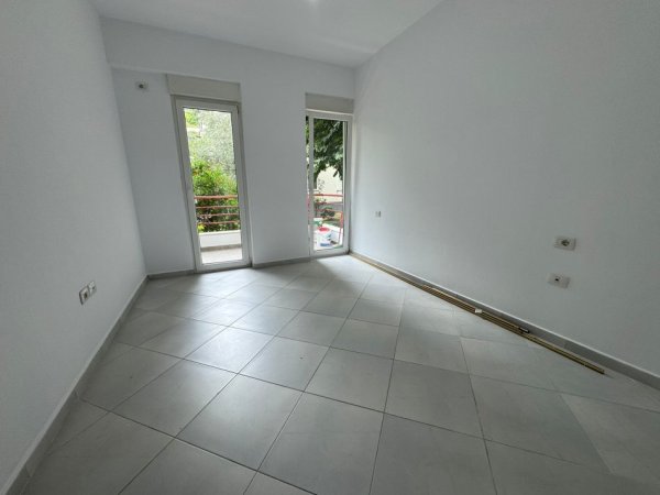 Shqiperi, shitet apartament 2+1+Ballkon Kati 1, 83 m² 145000 € (Liqeni i Thate)