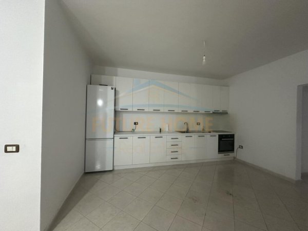 Tirane, jap me qera apartament 2+1+Ballkon Kati 7, 117 m² 350 € (teodor keko)