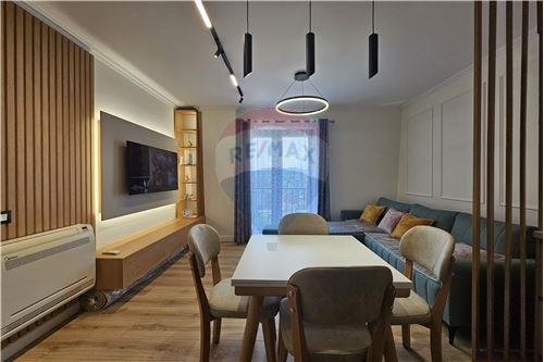 Tirane, jepet me qera apartament 1+1 , 62 m² 900 € (Rruga e Kavajës, Shqipëri)