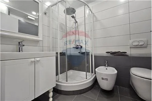 Tirane, jepet me qera apartament 1+1 , 62 m² 900 € (Rruga e Kavajës, Shqipëri)