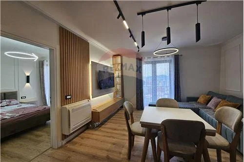 Tirane, jepet me qera apartament 1+1 , 62 m² 900 € (Rruga e Kavajës, Shqipëri)