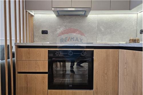 Tirane, jepet me qera apartament 1+1 , 62 m² 900 € (Rruga e Kavajës, Shqipëri)