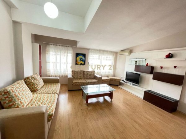 Tirane, jepet me qera apartament 1+1 Kati 5, 85 m² 450 € (nenkalimi komuna e parisit)