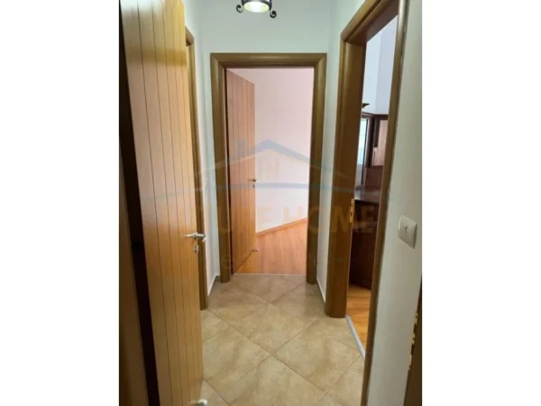 Tirane, shes apartament 2+1+Ballkon Kati 6, 102 m² 120.000 € (rruga besim alla)