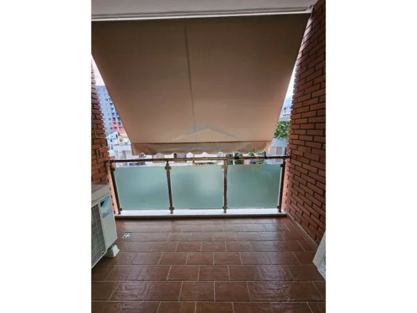 Tirane, jepet me qera apartament 2+1+Ballkon Kati 3, 110 m² 580 € (Unaza e Re)