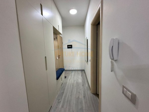 Tirane, jepet me qera apartament 3+1 Kati 7, 125 m² 900 € (Liqeni i Thate)