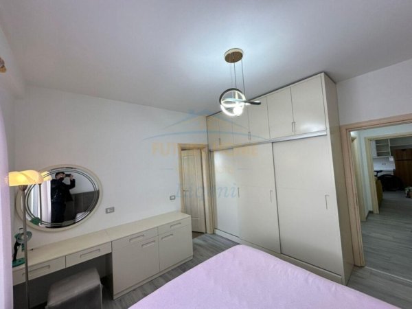 Tirane, jepet me qera apartament 3+1 Kati 7, 125 m² 900 € (Liqeni i Thate)