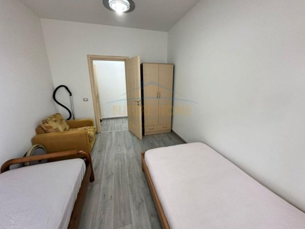 Tirane, jepet me qera apartament 3+1 Kati 7, 125 m² 900 € (Liqeni i Thate)