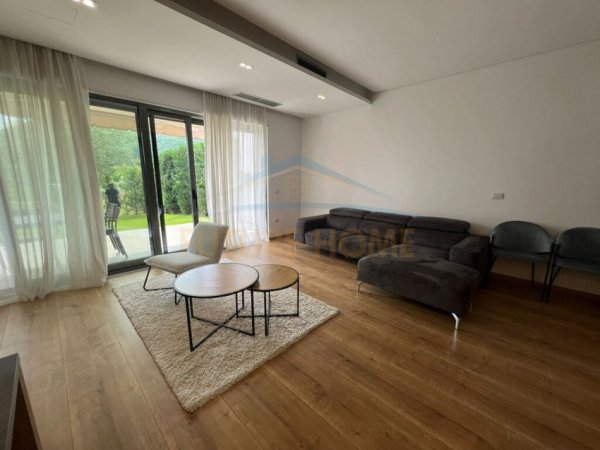 Tirane, jepet me qera Vile 2+1+Ballkon Kati 1, 135 m² 1.550 € (Teg)