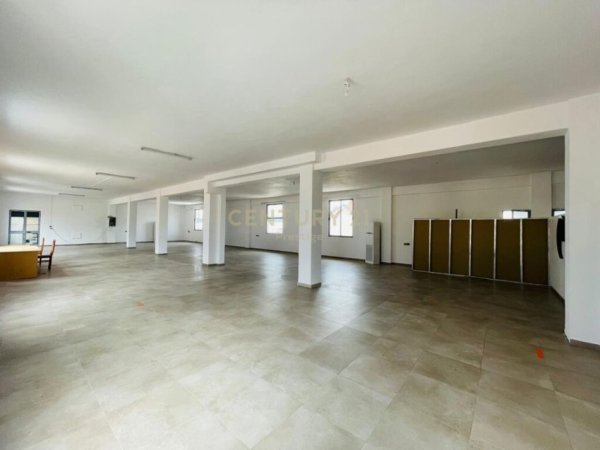 Tirane, jepet me qera ambjent biznesi Kati 2, 800 m² 1.300 € (sauk i ri)
