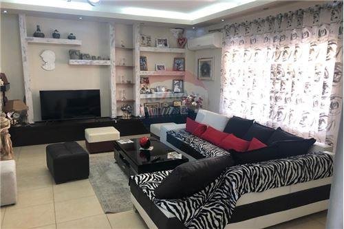 Tirane, shitet apartament 4+1 Kati 4, 186 m² 226.600 € (Jordan Misja)