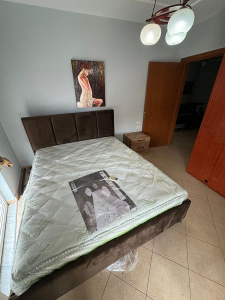 Tirane, jepet me qera apartament 1+1 Kati 5, 55 m² 400 € (Don Bosco)
