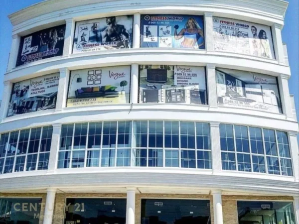 Tirane, shes Kati 4, 3.000 m² 870.000 € (Pezë Helmes)