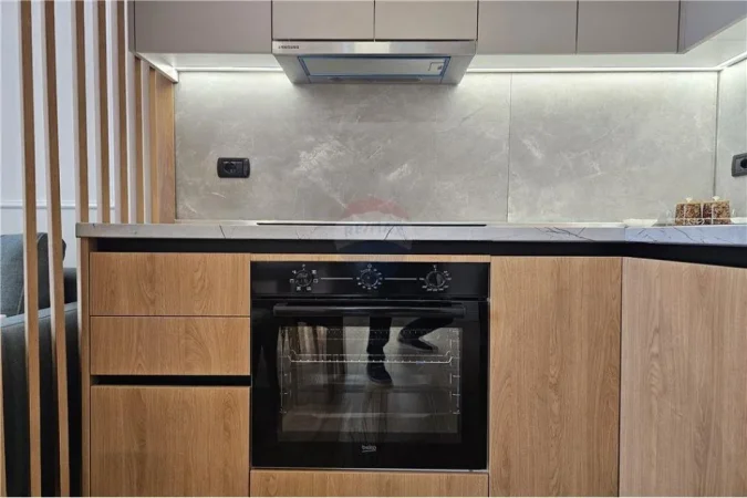 Tirane, jepet me qera apartament 1+1 , 62 m² 900 € (Rruga e Kavajes)