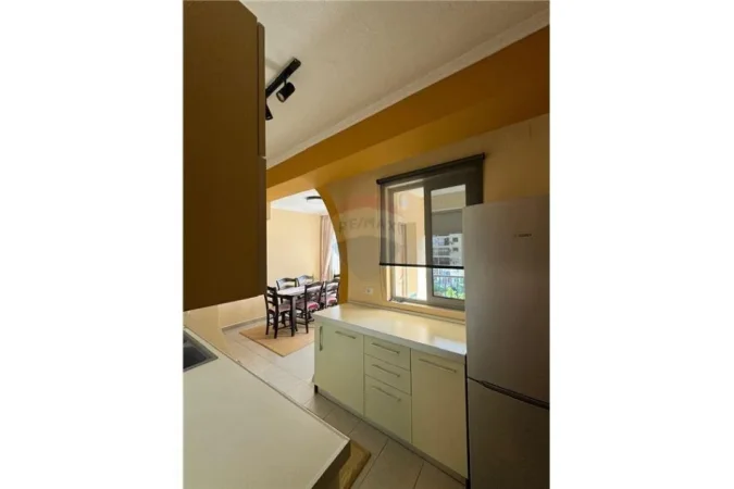 Tirane, jepet me qera apartament 2+1 Kati 3, 105 m² 600 € (Don Bosko)