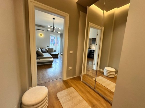 Tirane, jepet me qera apartament Kati 3, 120m² 2.000 €