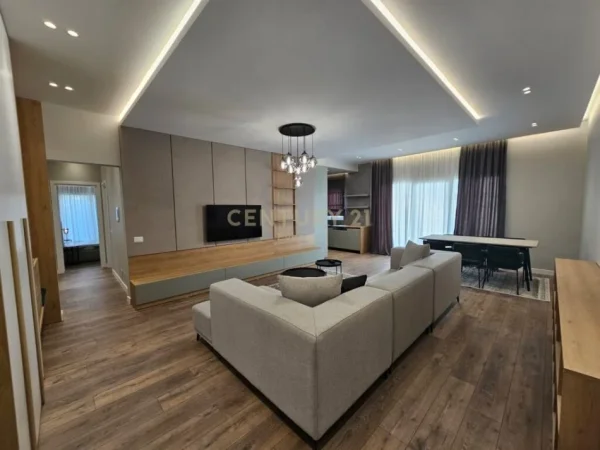Tirane, shes apartament 3+1+Aneks+Ballkon Kati 1, 140 m² 350.000 € (Kopshti Botanik)