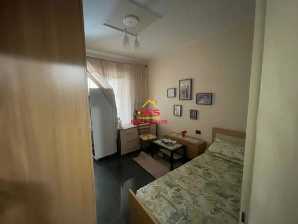 Vlore, shitet apartament 2+1 Kati 4, 70 m² 70.000 € (Rruga Janaq Kilica)