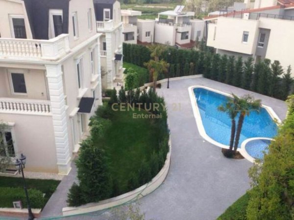 Tirane, jepet me qera Vile 4+1+Aneks+Ballkon Kati 3, 286 m² 3.000 € (teg)