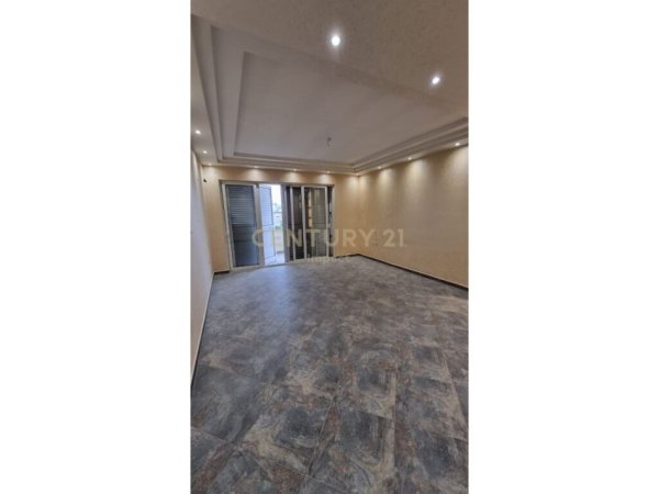 Tirane, shes apartament 2+1+Aneks+Ballkon Kati 4, 122 m² 155.000 € (Oxhaku)