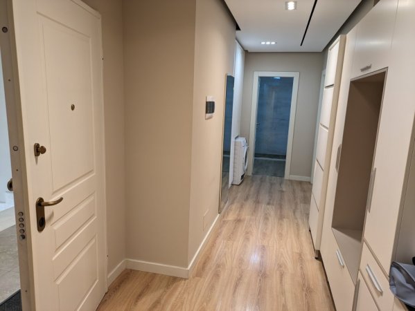 Tirane, jepet me qera apartament 2+1+Ballkon Kati 6, 131 m² 1.300 € (Marko Bocari)