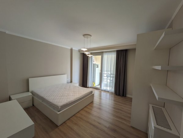 Tirane, jepet me qera apartament 2+1+Ballkon Kati 6, 131 m² 1.300 € (Marko Bocari)