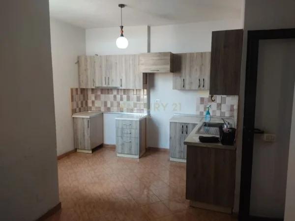Tirane, shes apartament 2+1+Aneks+Ballkon Kati 9, 116 m² 240.000 € (qender)
