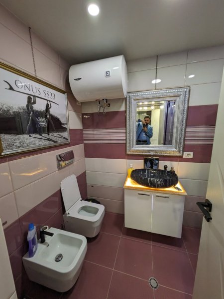 Tirane, jepet me qera apartament 2+1+Ballkon Kati 8, 120 m² 1.500 € (Ukraina e lire)