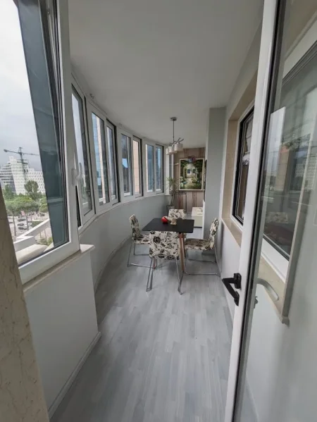 Tirane, jepet me qera apartament 2+1+Ballkon Kati 8, 120 m² 1.500 € (Ukraina e lire)