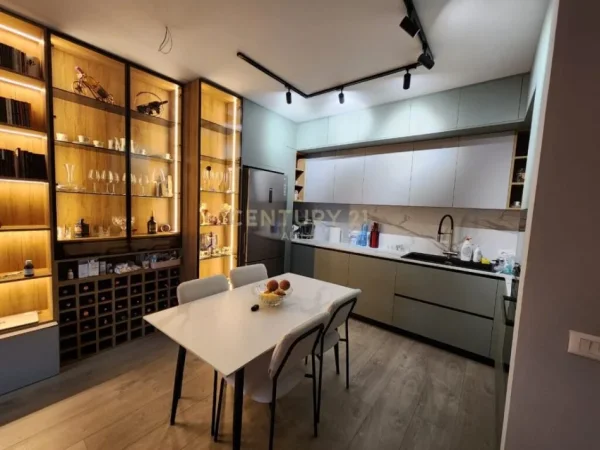 Tirane, shes apartament 2+1+Aneks+Ballkon Kati 3, 98 m² 210.000 € (Tregu i Ri Elektrik)