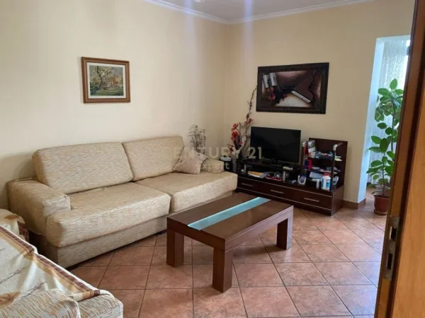 Tirane, jepet me qera apartament 1+1 Kati 5, 62 m² 450 € 