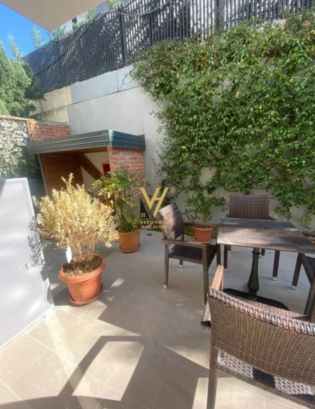 Tirane, jepet me qera Vile 3+1 Kati 0, 250 m² 2.500 € (TEGU)