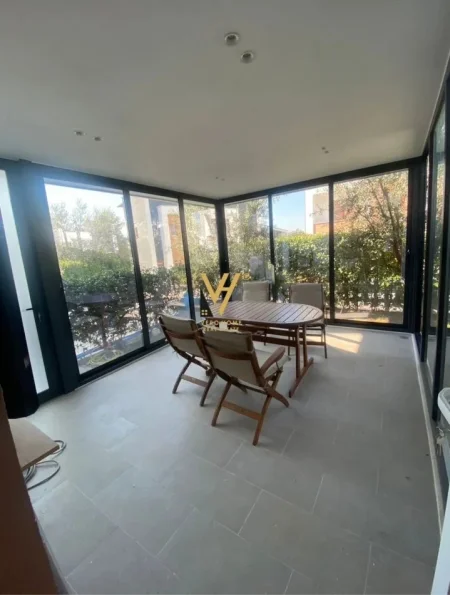 Tirane, jepet me qera Vile 3+1 Kati 0, 250 m² 2.500 € (TEGU)