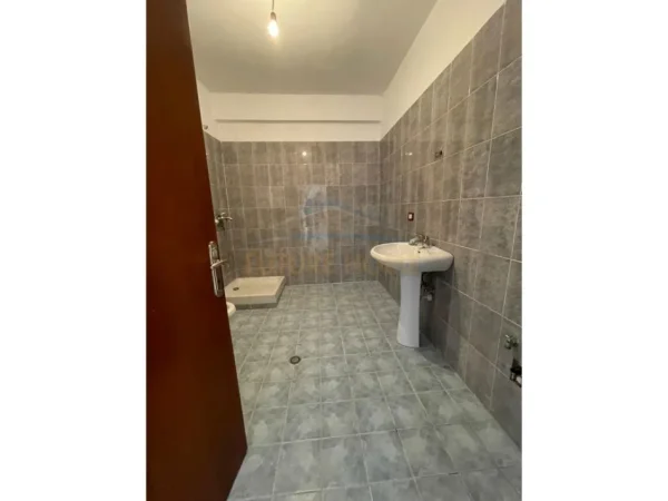Tirane, shitet apartament 2+1 Kati 5, 120 m² 156.000 € (DON BOSKO)