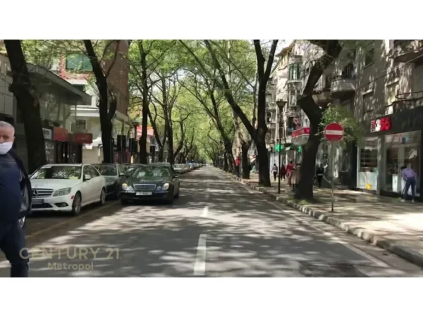 Tirane, jepet me qera ambjent biznesi Kati 0, 103 m² 825.000 € (MYSLYM SHYRI)