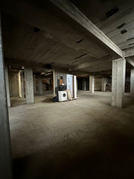 Tirane, shitet garazh Kati -1, 603 m² 230.000 € (Mezez)