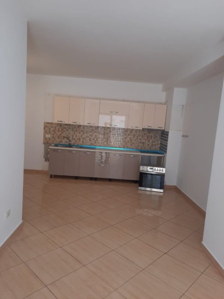 Tirane, jepet me qera apartament 1+1 Kati 5, 88 m² 270 € (Astir)