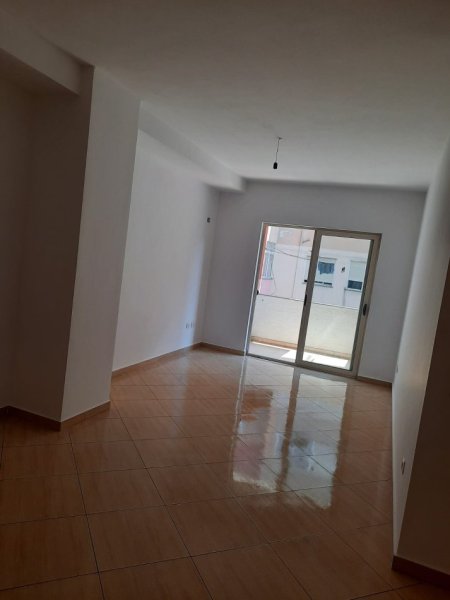 Tirane, jepet me qera apartament 1+1 Kati 5, 88 m² 270 € (Astir)