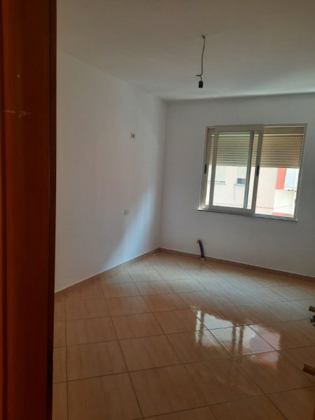 Tirane, jepet me qera apartament 1+1 Kati 5, 88 m² 270 € (Astir)