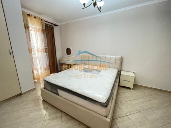 Tirane, jepet me qera apartament 1+1 Kati 3, 73 m² 600 € (SELVIA)