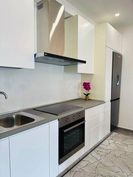 Tirane, jepet me qera apartament 2+1 Kati 3, 90 m² 500 € (KOPSHTI BOTANIK)