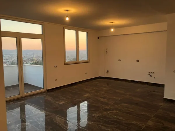 Tirane, shitet apartament 3+1 Kati 5, 202 m² 250.000 € (Fresk)
