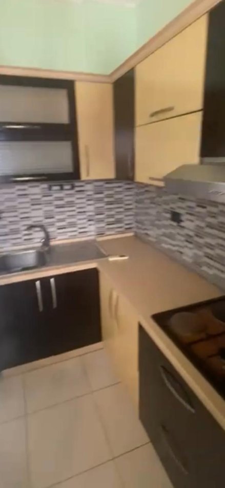 Tirane, jepet me qera apartament 1+1 Kati 5, 50 m² 250 € (Selvia)