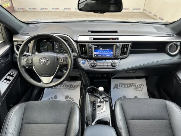 Tirane, shes SUV | Fuoristrad | Xhip TOYOTA RAV4 Benzin, automatik Klima 74.000 km 21.900 €