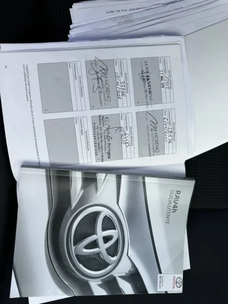 Tirane, shes SUV | Fuoristrad | Xhip TOYOTA RAV4 Benzin, automatik Klima 74.000 km 21.900 €