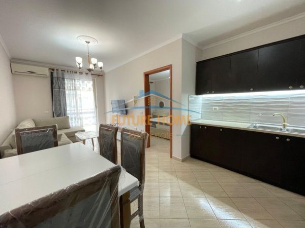 Tirane, jepet me qera apartament 1+1 Kati 3, 73 m² 600 € (Selvia)