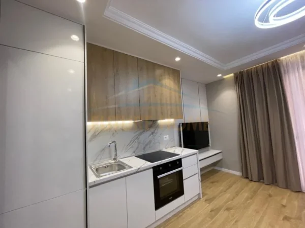 Tirane, shitet apartament 1+1 , 54 m² 148.000 € (21 Dhjetori)