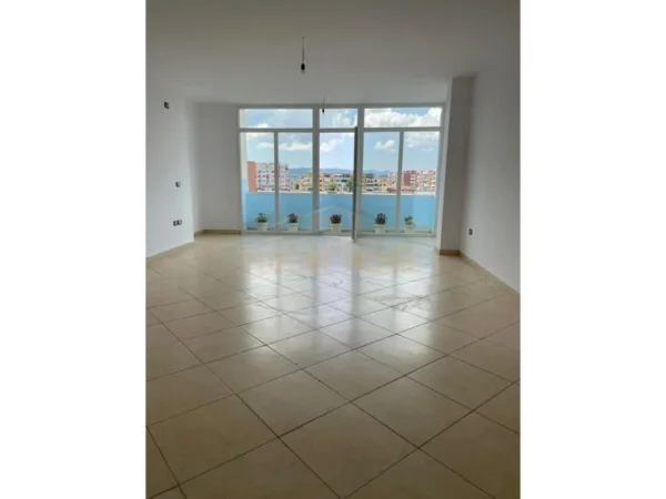 Tirane, shitet apartament 2+1+Ballkon Kati 5, 120 m² 156.000 € (Don Bosco)