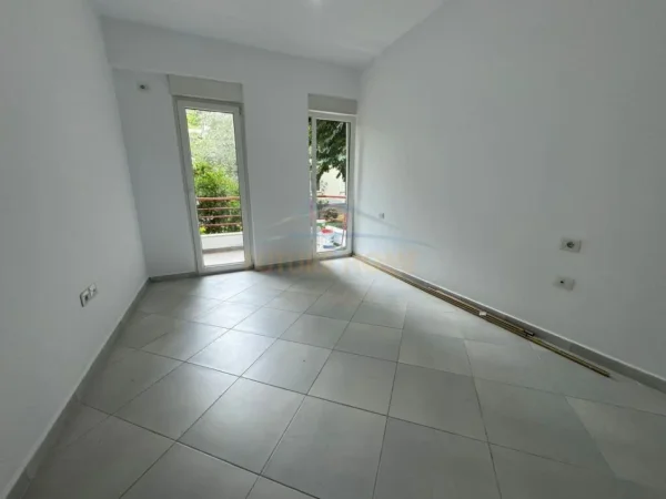 Tirane, shitet apartament 2+1 Kati 1, 83 m² 150.000 € (LIQENI I THATE)